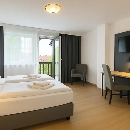A8 Hotel Im Darchinger Hof Bed & Breakfast - Zwischen Holzkirchen Und Weyarn - Zwischen Muenchen Salzburg Und Innsbruck - Kurz Vor Dem Irschenberg Exterior foto
